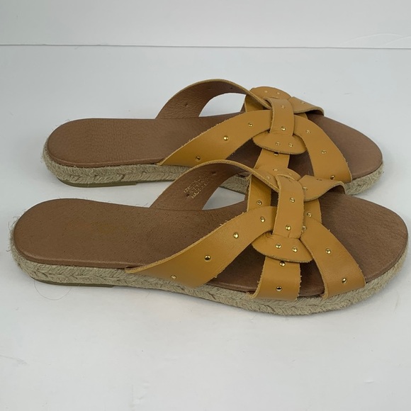 Picon made in Spain mustard gold tone slip on sandals size 6 - Picture 1 of 11